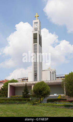 Die St.-Wenzels-Kirche in Vinohrady in Prag in der Tschechischen Republik. Es wurde von Josef Gocar entworfen. Stockfoto