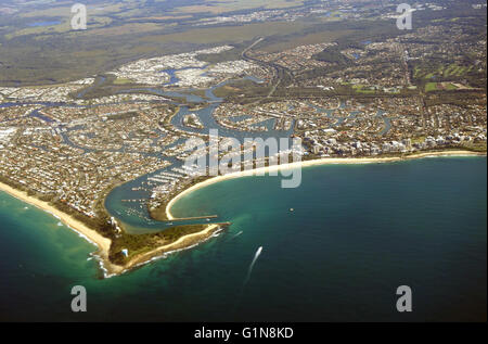 Luftbild von Mooloolaba, Punkt Cartwright und Mündung des Mooloolah River, Maroochy Shire, Sunshine Coast, Queensland, Australien Stockfoto