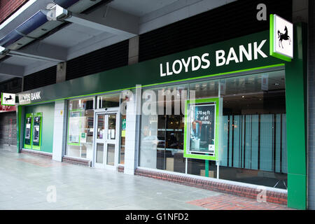 Llyods Bank auf Holz grün High Road, North London Stockfoto