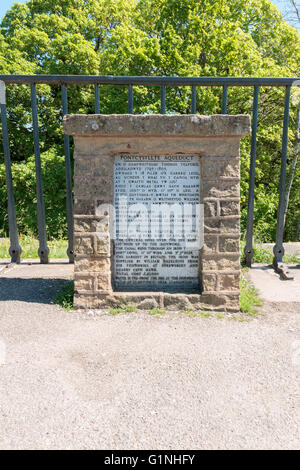 Gedenktafel an der Pontcysyllte-Aquädukt in Trevor Becken am Llangollen Kanal in der Nähe von Pontcysyllte Stockfoto