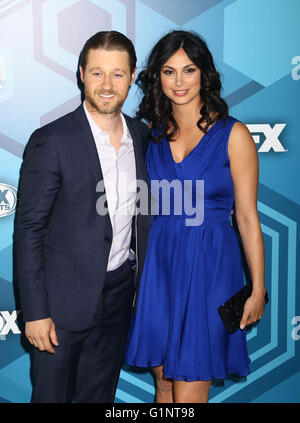 New York, USA. 16. Mai 2016. Schauspieler BEN MCKENZIE und MORENA BACCARIN 2016 Fox Upfront Präsentation am Wollman Rink im Central Park zu besuchen. Bildnachweis: Nancy Kaszerman/ZUMA Draht/Alamy Live-Nachrichten Stockfoto