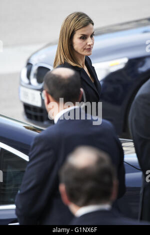 Madrid, Spanien. 17. Mai 2016. Königin Letizia von Spanien besuchten religiösen Masse von Tribut und Gedenken an die Opfer der Erdbeben im April in Ecuador in La Almudena Kathedrale am 17. Mai 2016 in Madrid Credit: Jack Abuin/ZUMA Draht/Alamy Live News Stockfoto