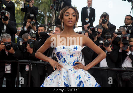 Cannes, Frankreich. 18. Mai 2016. Jourdan Dunn besucht die Premiere von "The unbekanntes Mädchen (La Fille Inconnue)" während der 69. Annual Cannes Film Festival im Palais des Festivals in Cannes, Frankreich, am 18. Mai 2016. Bildnachweis: Dpa picture Alliance/Alamy Live News Stockfoto