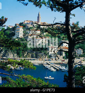 Vrbnik historische Altstadt auf dem Hügel auf der Insel Krk in Kroatien Stockfoto