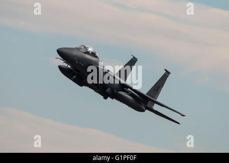 USAF F-15 Eagle in der Mach-Schleife, Wales Stockfoto