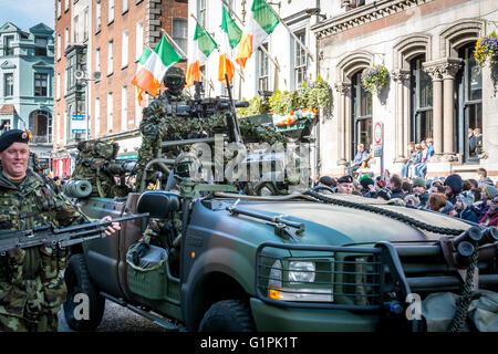 Irische Militärparade für Easter Rising hundertjährigen 2016 durch Dublin Stadtzentrum Stockfoto