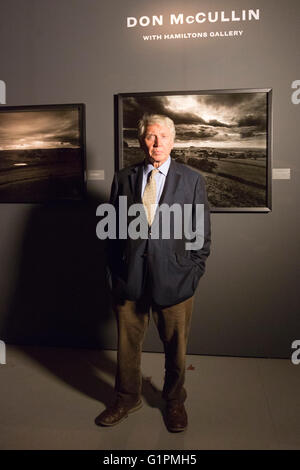 London, UK. 18. Mai 2016. Im Bild: Fotograf Don McCullin. Foto-London, die größte jemals Fotografie Veranstaltung stattfinden im Vereinigten Königreich, öffnet im Somerset House am 19. Mai und läuft bis zum 22. Mai 2016. Photo London präsentieren 85 des weltweit führenden Galerien präsentiert Arbeiten der wichtigsten Fotografen von den Anfängen bis zur Gegenwart. Fotojournalist Don McCullin ist das diesjährige Photo London Meister der Fotografie. Stockfoto