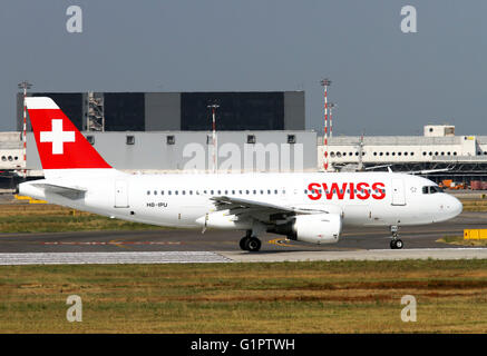 Swiss International Airlines, Airbus A319 fotografiert am Flughafen Malpensa, Mailand, Italien Stockfoto