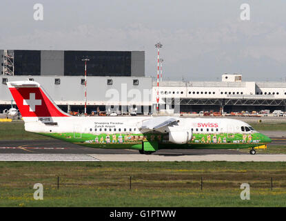 Swiss Global Air Lines, British Aerospace Avro 146-RJ100. Fotografiert am Flughafen Malpensa, Mailand, Italien Stockfoto