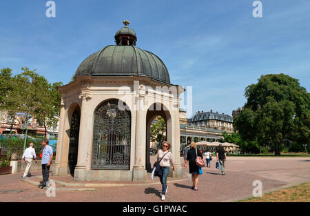 Trinkstelle, Pavillon, Kochbrunnenplatz, Wiesbaden, Hessen, Deutschland Stockfoto