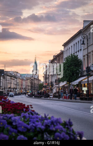 Ein Abend-Ansicht der Nowy Swiat in Warschau, Polen Stockfoto