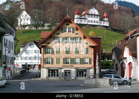 Sarnen, Schweiz - 25. November 2006: der zentrale Platz von Sarnen in den Schweizer Alpen Stockfoto