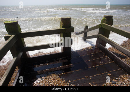 Meer Hochwasserabwehr Broomhill Sands Camber East Sussex Stockfoto