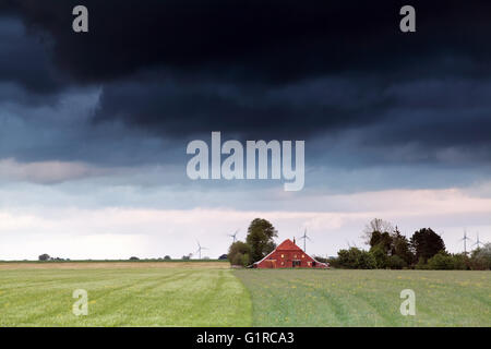 stürmischen Wolken über niederländische Ackerland, Niederlande Stockfoto