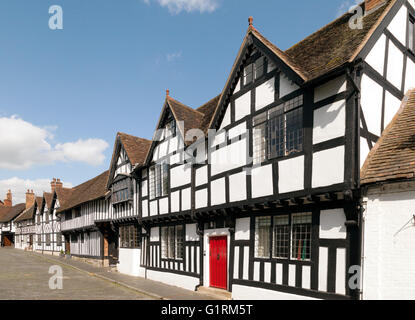 Tudor halbe Fachwerkhaus schwarz-weiß mittelalterliche Häuser, Mill Street, Warwick, Warwickshire UK Stockfoto