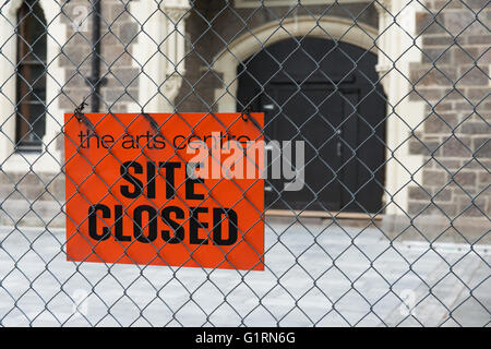CHRISTCHURCH, NEW ZEALAND - 16. Januar 2016: Detailansicht der Website geschlossen Schild auf Christchurch Arts Centre. Stockfoto
