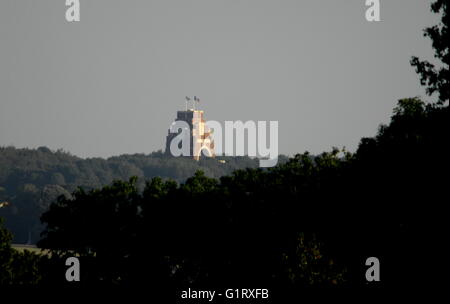 AJAXNETPHOTO. 23. SEPTEMBER 2013. THIEPVAL, FRANKREICH. -DENKMAL ZU FEHLEN - EDWARD LUTYENS ENTWORFEN, DENKMAL FÜR DIE 72.000 FEHLENDE BRITEN UND COMMONWEALTH-SOLDATEN VON DER WW1 SCHLACHT DES SOMME MIT KEIN BEKANNTES GRAB KANN KILOMETERWEIT DIE SOMME LANDSCHAFT GESEHEN WERDEN.   FOTO: JONATHAN EASTLAND/AJAX REF: D132309 3594 Stockfoto