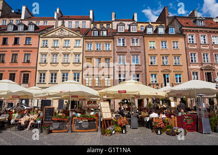 Traditionelle Stadthäuser am Marktplatz der Altstadt in Warschau, Polen Stockfoto