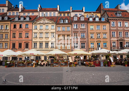 Traditionelle Stadthäuser am Marktplatz der Altstadt in Warschau, Polen Stockfoto