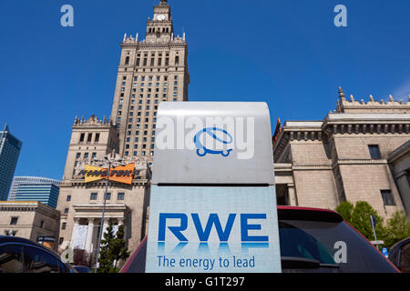 RWE Elektroauto Aufladepunkt in Warschau, Polen Stockfoto
