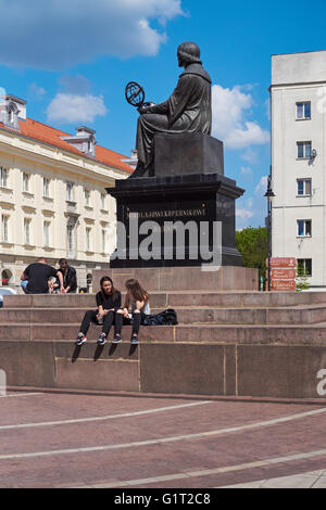 Nicolaus Kopernikus Denkmal auf Krakowskie Przedmiescie Straße in Warschau, Polen Stockfoto