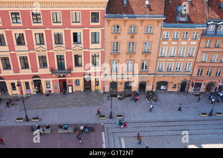 Stadtwohnungen auf Krakowskie Przedmiescie Straße von der Kirchturm von St. Anne, Warschau Polen gesehen Stockfoto