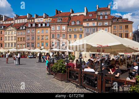 Traditionelle Stadthäuser am Marktplatz der Altstadt in Warschau, Polen Stockfoto