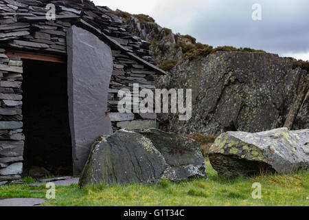 Eine verlassene und stillgelegten Steinbruch-Hütte in der Dinorwig Schiefer-Steinbrüche in der Nähe von Llanberis, Gwynedd, Wales, UK Stockfoto