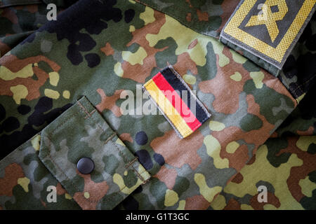 Deutsche Flagge und Chief Petty Officer Abzeichen auf deutschen military-Jacke Stockfoto