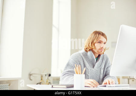 Junge Designer bei der Arbeit Stockfoto