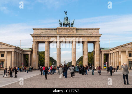 Brandenburger Tor von Unter Den Linden in Berlin Stockfoto