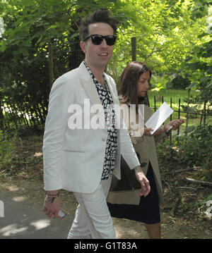 London, UK, 15. Juni 2015: Nick Grimshaw besucht die Burberry Prorsum-Modenschau, London Sammlungen: Männer, Frühjahr Sommer 2016 Stockfoto