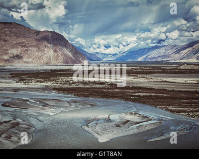 Nubra Tal und Fluss im Himalaya, Ladakh Stockfoto