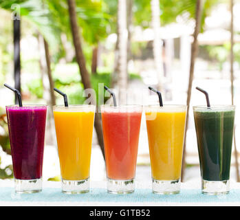 Sortiment-Säfte, Smoothies, Getränke, Getränke-Auswahl Stockfoto