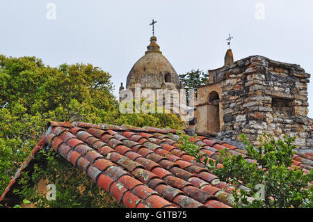 Der Karmel am Meer, Kalifornien: Blick auf die Mission San Carlos Borromeo, eine römisch-katholische Mission Church in 1771 von Franziskaner Missionare gebaut Stockfoto