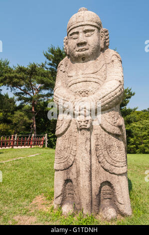 Statue am Grab von König Sejong der große, Königliche Gräber der Joseon-Dynastie, 1392-1910, Gangdong Park, Seoul, Südkorea Stockfoto