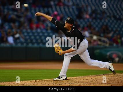 Albuquerque, NEW MEXICO, USA. 16. Mai 2016. 051616.Albuquerque Isotop Krug Jeff Hoffman, wirft gegen Round Rock Express. Fotografiert auf Montag, 16. Mai 2016. Adolphe Pierre-Louis/JOURNAL. © Adolphe Pierre-Louis/Albuquerque Journal/ZUMA Draht/Alamy Live-Nachrichten Stockfoto