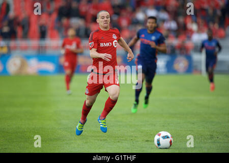 Toronto, Kanada. 18. Mai 2016. Will Johnson (7) von Toronto FC mit dem Ball in der MLS Spiel der regulären Saison zwischen Toronto und New York City FC statt im BMO Field in Toronto, Kanada am 18. Mai 2016. Bildnachweis: Cal Sport Media/Alamy Live-Nachrichten Stockfoto