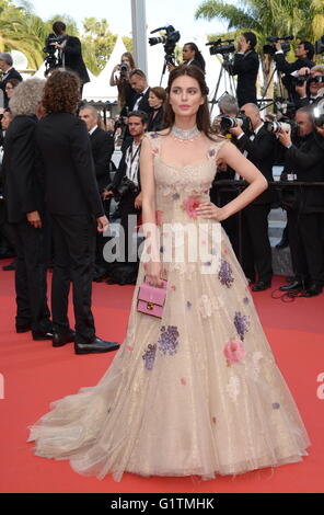 Cannes, Frankreich. 11. Mai 2016. CANNES, Frankreich - 18. Mai: Modell Catrinel Marlon besucht "Das unbekannte Mädchen (La Fille Inconnue)" Premiere während der 69. jährlichen Cannes Film Festival im Palais des Festivals im 18. Mai 2016 in Cannes, Frankreich. © Friedrich Injimbert/ZUMA Draht/Alamy Live-Nachrichten Stockfoto