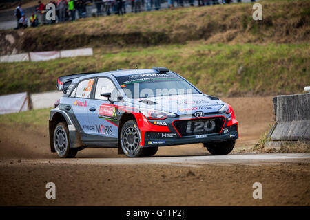 Baltar, Portugal. 19. Mai 2016. Thierry Neuville (Bel) und Nicolas gilsoul (Bel) in Hyundai l 20 wrc von Hyundai motorsport n-Team während der WM vodafone Rally de Portugal Shakedown in Baltar, Portugal 2016, Kredit: diogo Baptista/alamy leben Nachrichten Stockfoto