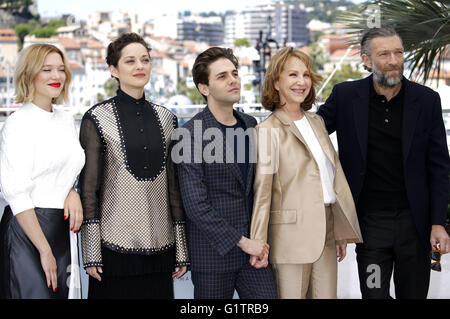 Cannes, Frankreich. 19. Mai 2016. Lea Seydoux, Marion Cotillard, Xavier Dolan, Nathalie Baye und Vincent Cassel bei "Juste la Fin du Monde" Fototermin während des 69. Cannes Film Festival im Palais des Festivals am 19. Mai 2016 Credit: Dpa picture-Alliance/Alamy Live News Stockfoto