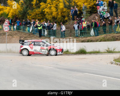 Baltar, Portugal. 19. Mai 2016. Fahrer Kris Meeke (GBR) und Co-Pilot Paul Nagle (IRL) im Citroën DS3 WRC (Startnummer 7) vom Team Abu Dhabi Total World Rally Team während der WRC Vodafone Rally de Portugal 2016 Shakedown Credit: Daniel Amado/Alamy Live News Stockfoto