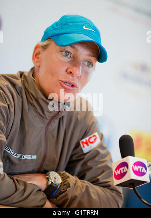 Nürnberg, Deutschland. 19. Mai 2016. Trainer der deutschen Bundesrepublik Tennis, Barbara Rittner, spricht auf einer Pressekonferenz während der WTA-Tennisturnier in Nürnberg, 19. Mai 2016. Foto: DANIEL KARMANN/Dpa/Alamy Live News Stockfoto