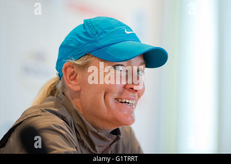 Nürnberg, Deutschland. 19. Mai 2016. Trainer der deutschen Bundesrepublik Tennis, Barbara Rittner, spricht auf einer Pressekonferenz während der WTA-Tennisturnier in Nürnberg, 19. Mai 2016. Foto: DANIEL KARMANN/Dpa/Alamy Live News Stockfoto