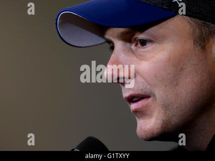 Tampa, Florida, USA. 19. Mai 2016. DIRK SHADD | Zeiten. Tampa Bay Lightning Cheftrainer Jon Cooper während der Interviews nach der Blitz-Praxis an der Amalie-Arena in Tampa Donnerstagnachmittag (19.05.16) © Dirk Shadd/Tampa Bay Times / ZUMA Draht/Alamy Live News Stockfoto