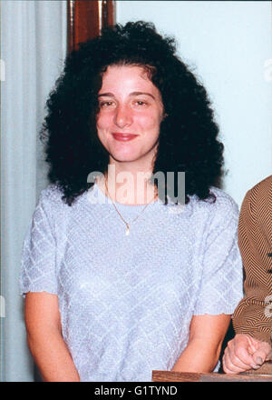 Washington, District Of Columbia, USA. 16. Mai 2001. Dies ist angeblich das letzte Foto von Chandra Ann Levy. Es wurde auf einem Kongress Frühstück in Washington, DC am 4. Oktober 2000 aufgenommen. Foto von der Familie Levy von US-Senator Barbara Boxer (Demokrat of California) zur Verfügung gestellt. Es wird am 19. Mai 2016 berichtet, dass die Untersuchung ihres Todes mit neuen Details über ihre angebliche Beziehung mit dem ehemaligen US-Vertreter Gary A. Condit (Democrat of California) wiedereröffnet wird. Bildnachweis: Familie Levy über CNP © Levy Familie/CNP/ZUMA Draht/Alamy Live-Nachrichten Stockfoto
