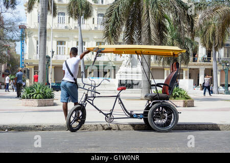 Traditionellen Fahrrad-Taxi in Havanna, Kuba Stockfoto