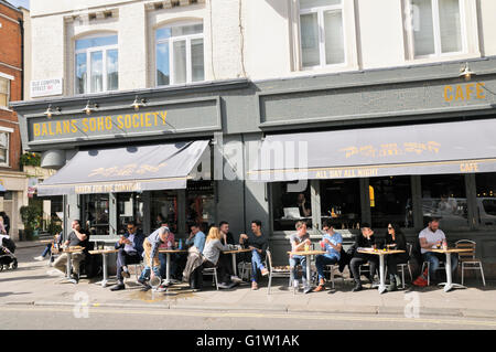 Balans Soho Gesellschaft, Old Compton Street, Soho, London, England, UK Stockfoto