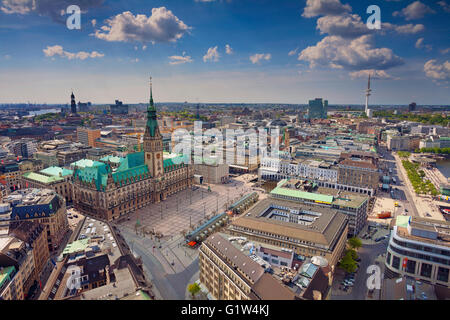 Hamburg. Luftaufnahme von Hamburg, im Frühling. Stockfoto