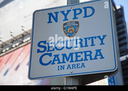 NYPD Überwachungskameras unterzeichnen in New York City Stockfoto